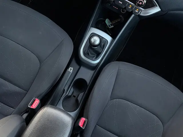 Kia Rio | 1.2 | SUPER PACK | 2012 | 5DRS | NAP | LED 2012 Benzine 13