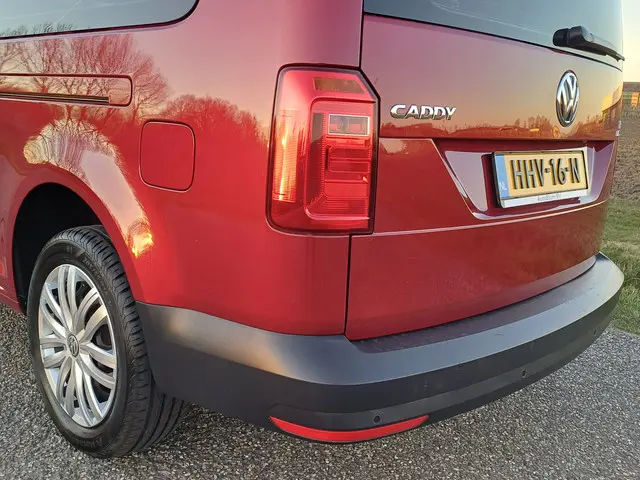 Volkswagen Caddy Maxi 1.0 TSI Comfortline 2016 Benzine 12