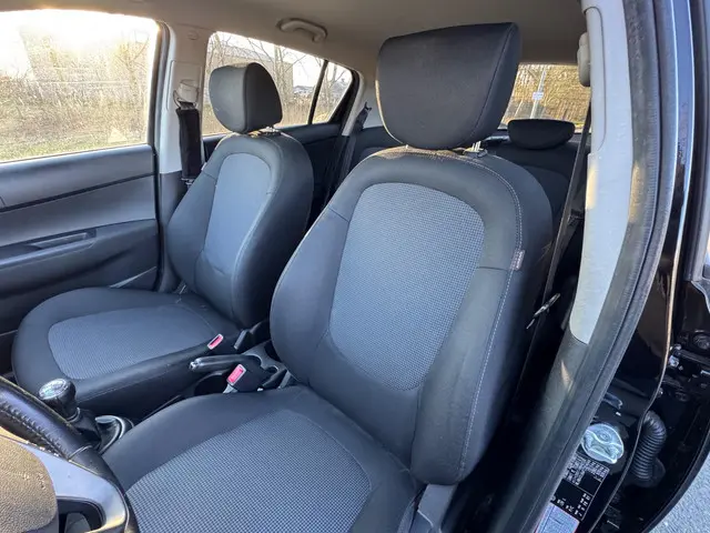 Hyundai i20 1.2i Go! / AIRCO / NAP 2015 Benzine 12