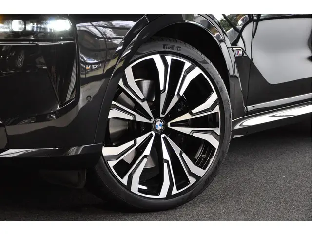 BMW X7 M60i xDrive 2022 Hybride Benzine 46