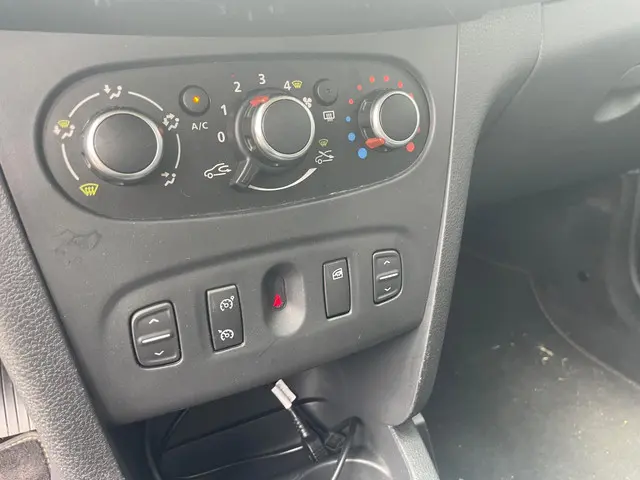 Dacia Sandero Stepway 0.9 TCe SL / automaat 2018 Benzine 19