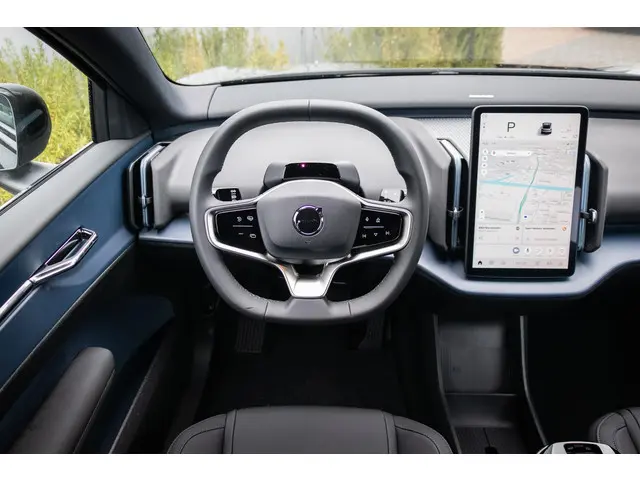 Volvo EX30 Extended Range Plus 69 kWh 2025 Elektrisch 2