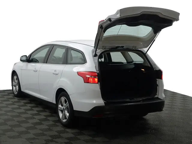 Ford Focus Wagon 1.0 Titanium Edition- 2015 Benzine 25