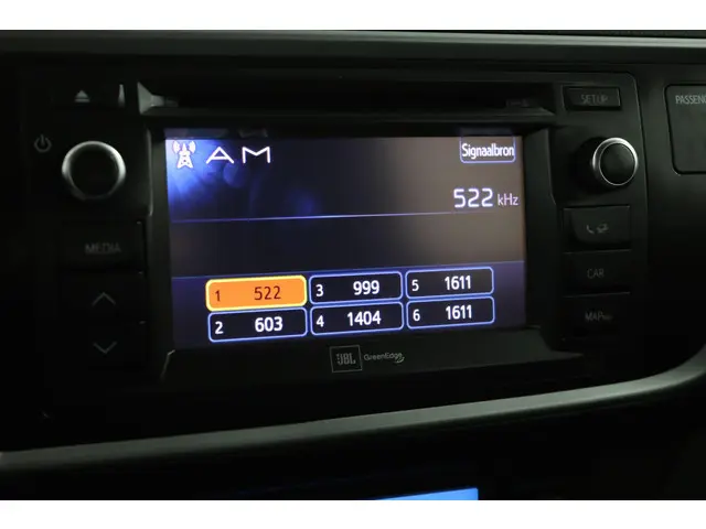 Toyota Auris 1.8 Hybrid Executive 2013 Hybride Benzine 8