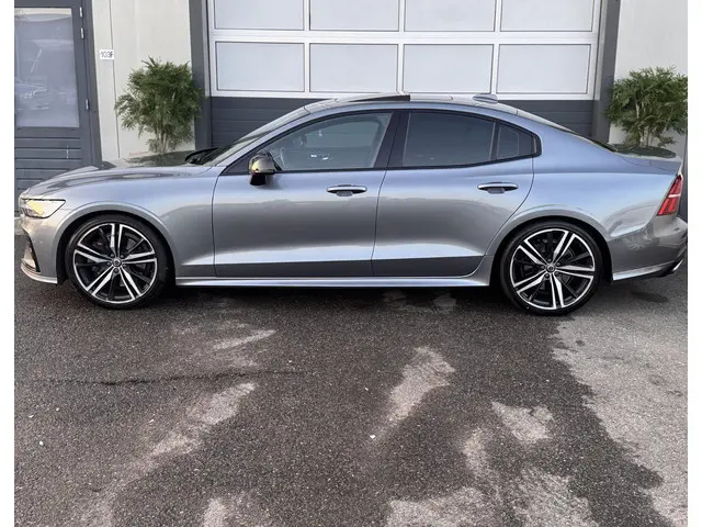 Volvo S60 2.0 T5 Intro Edition 2019 Benzine 4