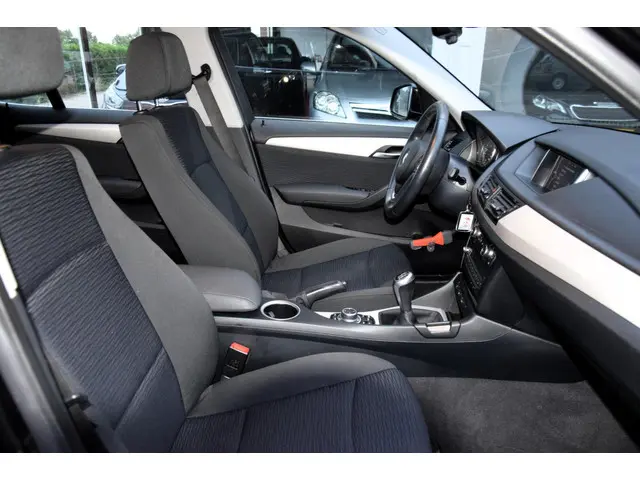 BMW X1 SDrive20i Executive 2014 Benzine 16