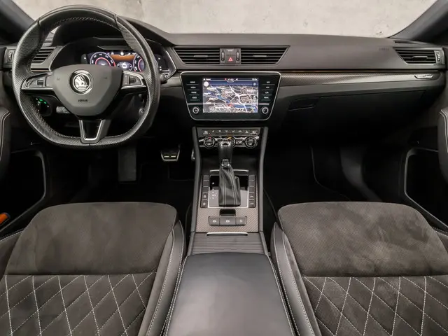 Škoda Superb Combi 1.5 TSI Sportline 2020 Benzine 6