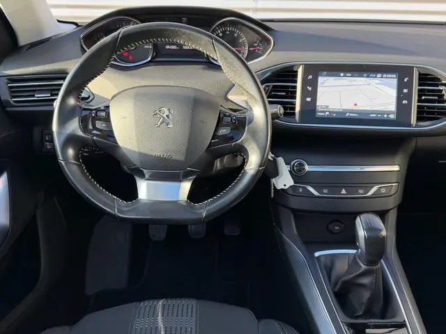 Peugeot 308 1.2 PureTech Allure 2019 Benzine 2