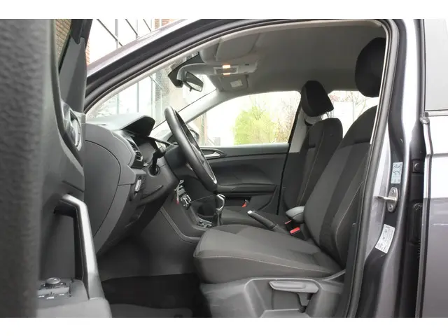Volkswagen T-Cross 1.0 TSI Life 2023 Benzine 4