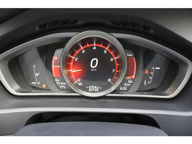 Volvo V40 1.5 T3 Polar+ Sport 2019 Benzine 24