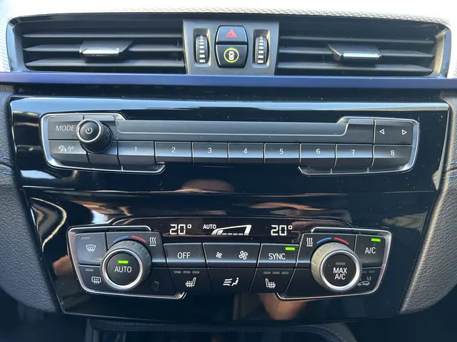 BMW X1 sDrive18i High Executive Edition 2020 Benzine 14