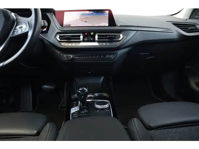 BMW 1 Serie 118i Executive Sportline Aut. 2021 Benzine 50