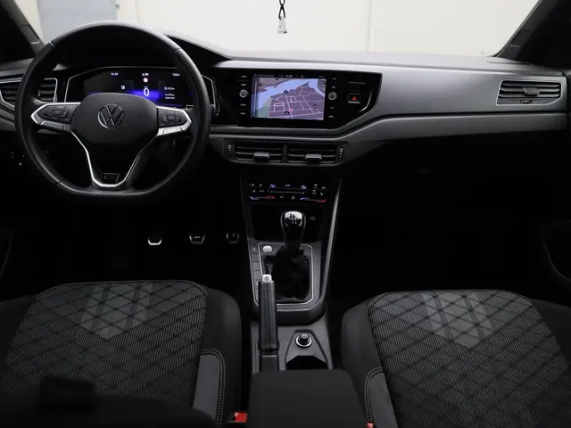 Volkswagen Polo 1.0 TSI 95pk R-Line 2023 Benzine 4