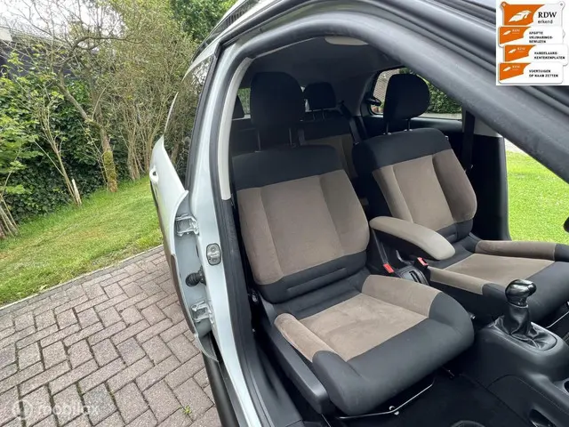 Citroën C4 Cactus 1.2 PureTech Shine 2015 Benzine 21