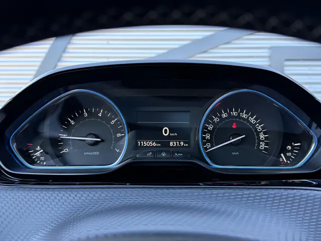 Peugeot 2008 1.2 PureTech Allure 2016 Benzine 19