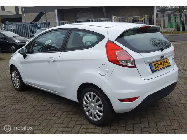 Ford Fiesta 1.25 / 145129 KM. AIRCO 2015 Benzine 7
