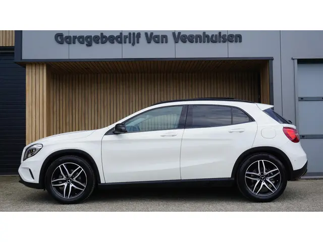 Mercedes-Benz GLA 2