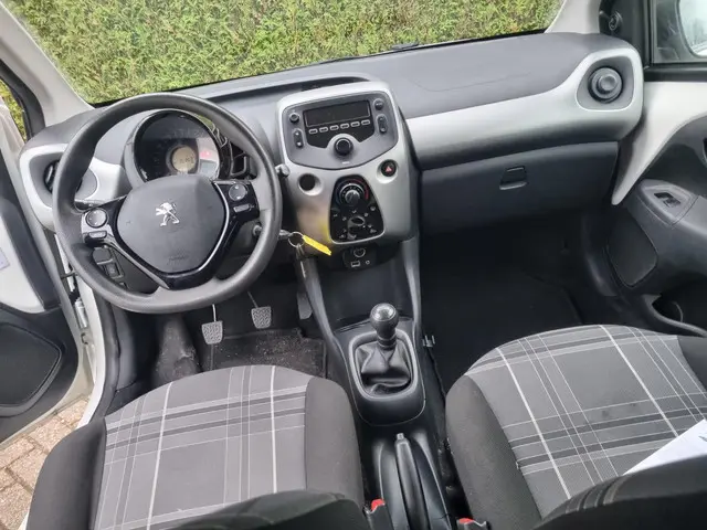 Peugeot 108 1.0 e-VTi Blue Lion 2017 Benzine 21