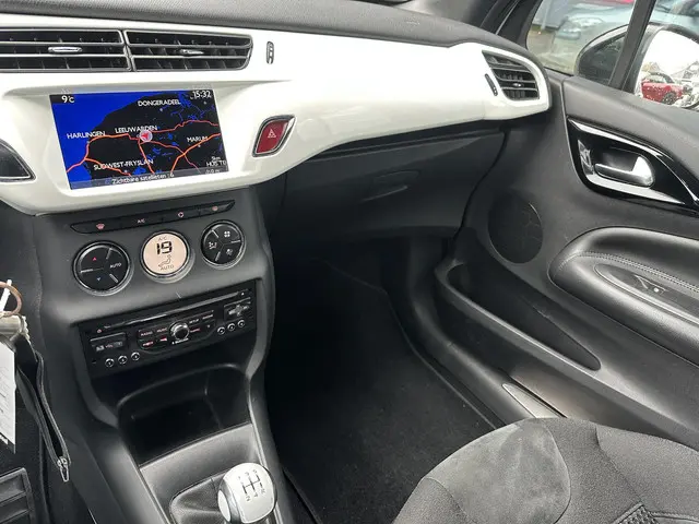 Citroën DS3 Cabrio 1.2 VTi Chic 2013 Benzine 22