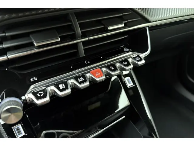 Peugeot 2008 1.2 PureTech 100 Allure 2024 Benzine 23