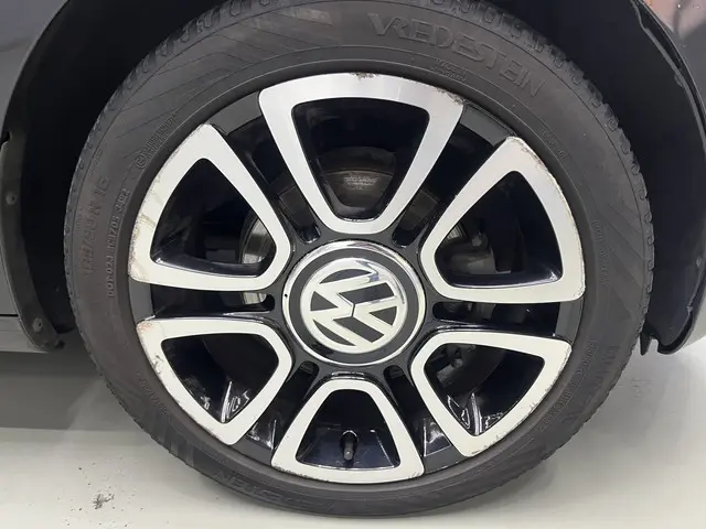 Volkswagen up! 1.0 high up! BlueMotion 2016 Benzine 17