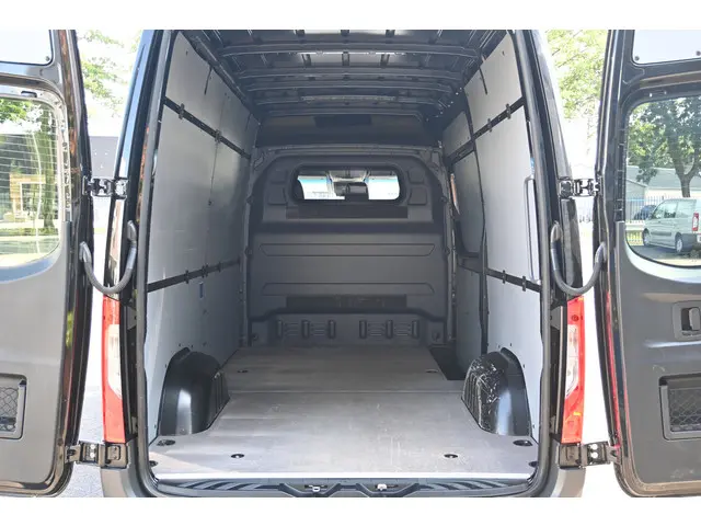 Mercedes-Benz Sprinter 319 CDI 3.0 V6 L2H2 2021 Diesel 14
