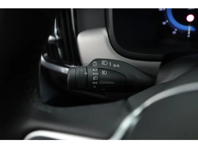 Volvo V90 2.0 T8 Recharge R-Design 2022 Hybride Benzine 9