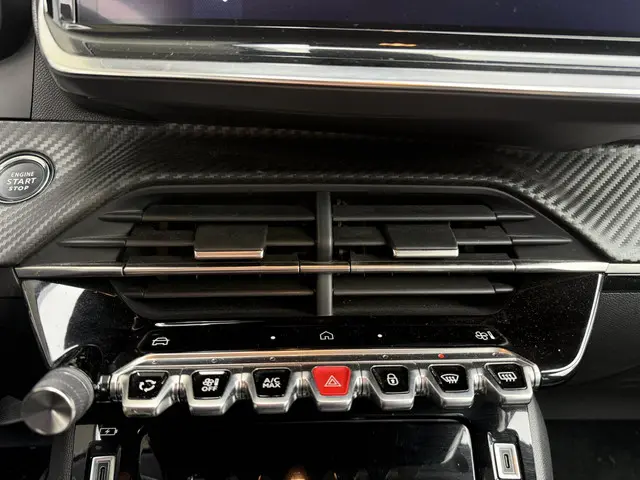 Peugeot 208 1.2 PureTech 100 Allure 2024 Benzine 18