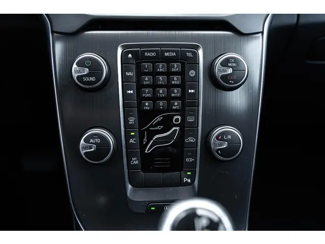 Volvo V40 T3 Momentum Automaat 2015 Benzine 32