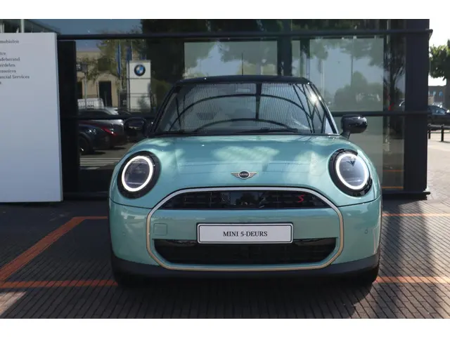 MINI 5-Deurs S 2025 Benzine 3