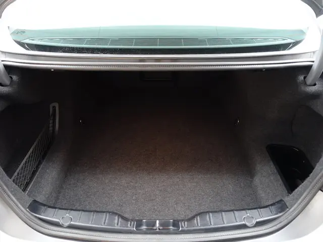 BMW 5 Serie 528i High Executive+ Aut- 2012 Benzine 37
