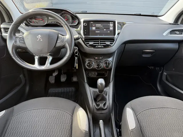 Peugeot 208 1.2 PureTech Style 2015 Benzine 7