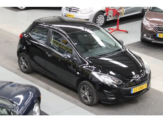 Mazda 2 1.3 Cool 2012 Benzine 12