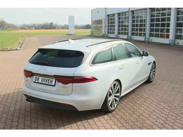 Jaguar XF Sportbrake 2.0d R-Sport 2017 Diesel 4