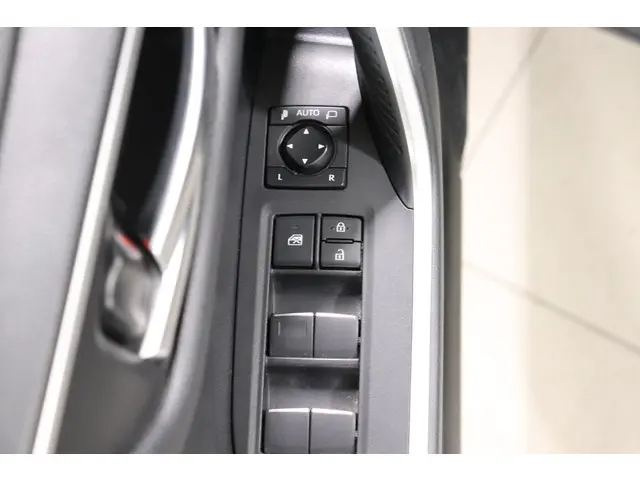 Toyota RAV4 2.5 Hybrid Style, 2019 Hybride Benzine 21