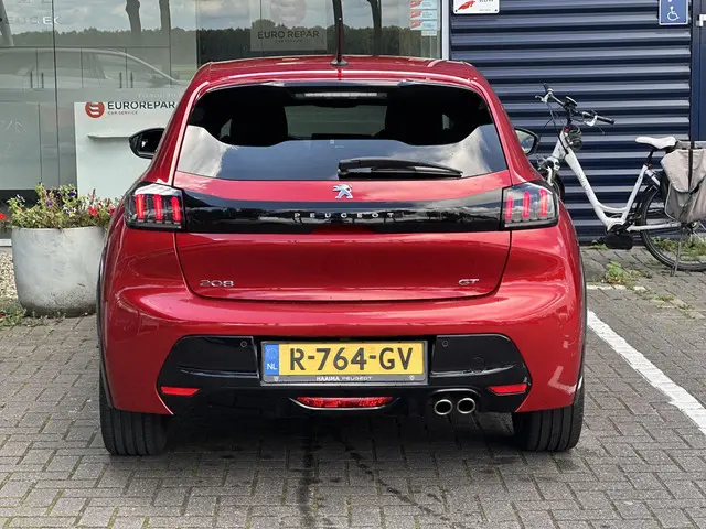 Peugeot 208 1.2 PureTech 130pk GT 2022 Benzine 7