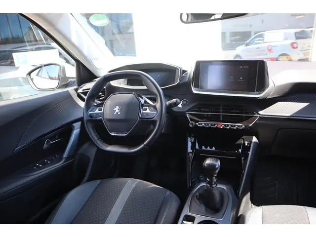 Peugeot 2008 1.2 130PK ALLURE PACK 2021 Benzine 16