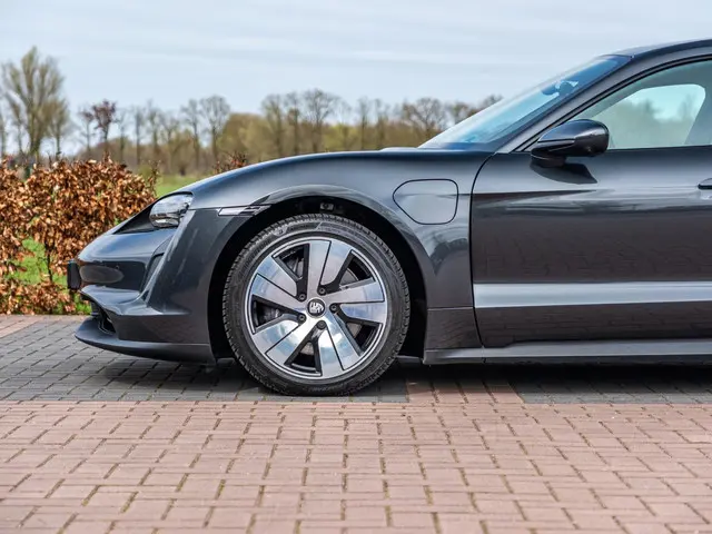 Porsche Taycan Sport Turismo 79 kWh 2022 Elektrisch 41