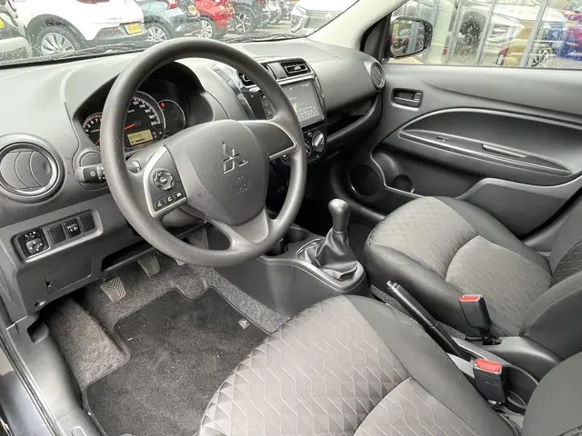 Mitsubishi Space Star 1.2 Connect+ 2024 Benzine 3