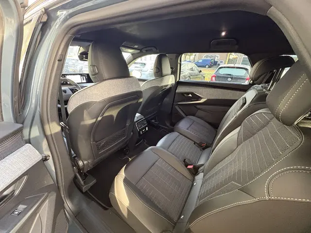 Peugeot 5008 1.2 Hybrid 145 GT 2025 Hybride Benzine 19