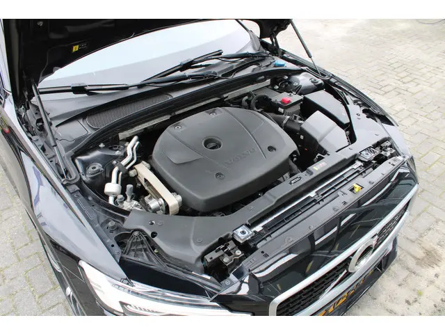 Volvo S60 T4 Automaat R-Design 2019 Benzine 37
