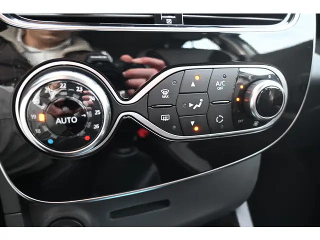 Renault Clio TCe 90 Intens 2017 Benzine 16