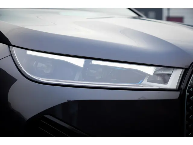 BMW iX xDrive40 Excellence 77 kWh 2022 Elektrisch 9