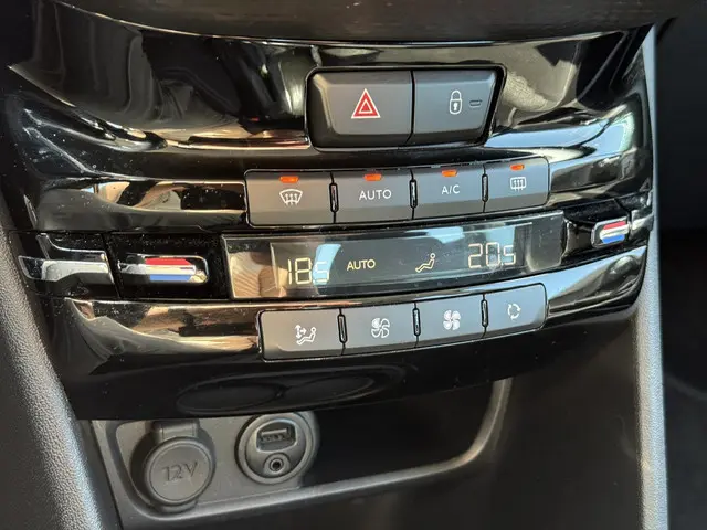 Peugeot 208 1.2 PureTech Allure 2016 Benzine 19