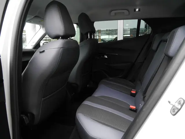 Peugeot e-2008 EV Allure 50 kWh 2020 Elektrisch 9