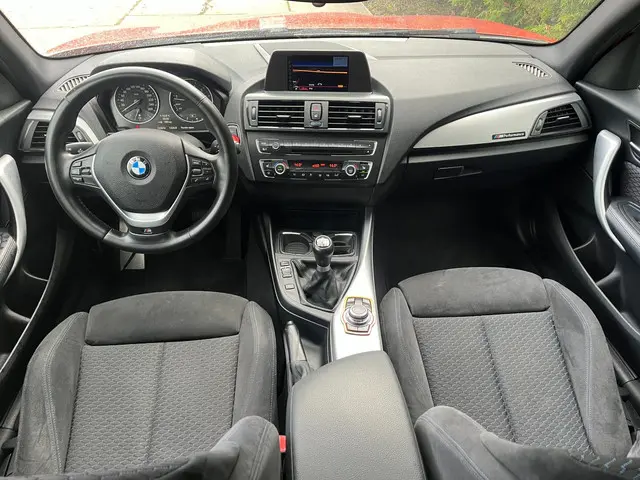 BMW 1 Serie 118i M Sport High Executive 2013 Benzine 19