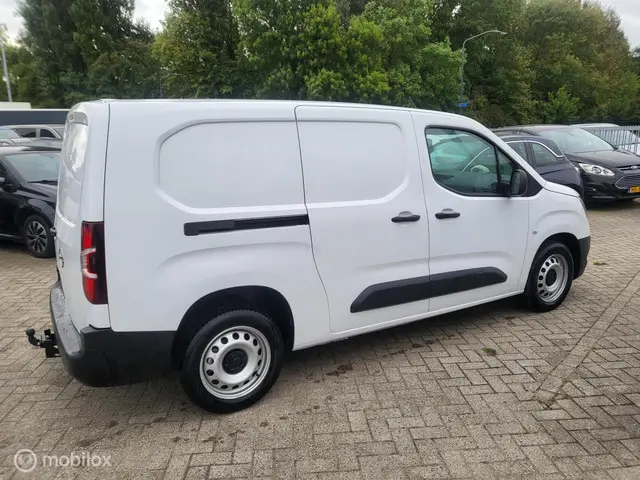 Opel Combo 1.2 PureTech 110 S&S L2 2023 Benzine 4