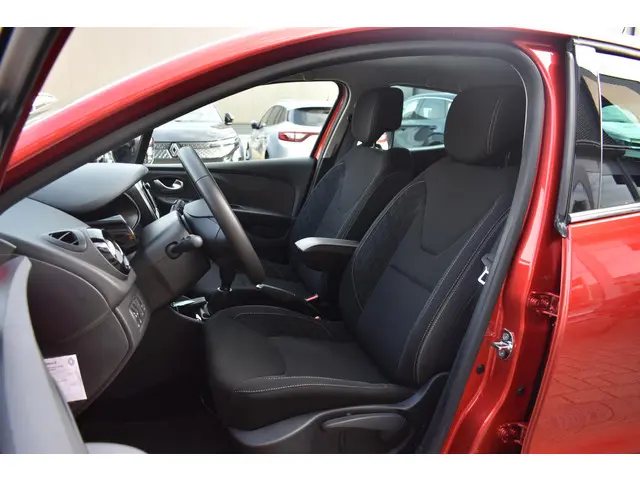 Renault Clio TCe 90 Limited 2018 Benzine 9