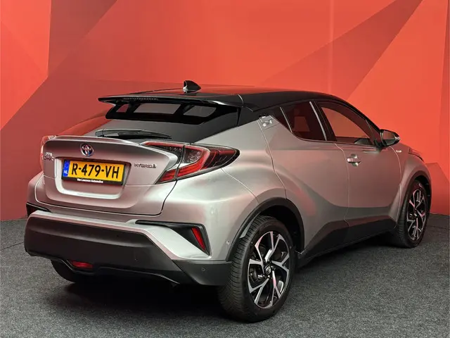 Toyota C-HR 2