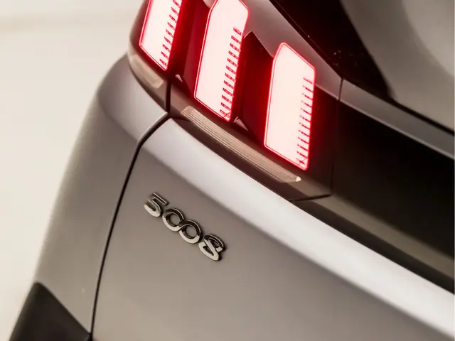 Peugeot 5008 1.2 PureTech Sport 7 Persoons 2019 Benzine 26